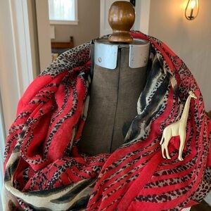 Giraffe theme scarf in red and black with a giraffe brooch gold tone brushed